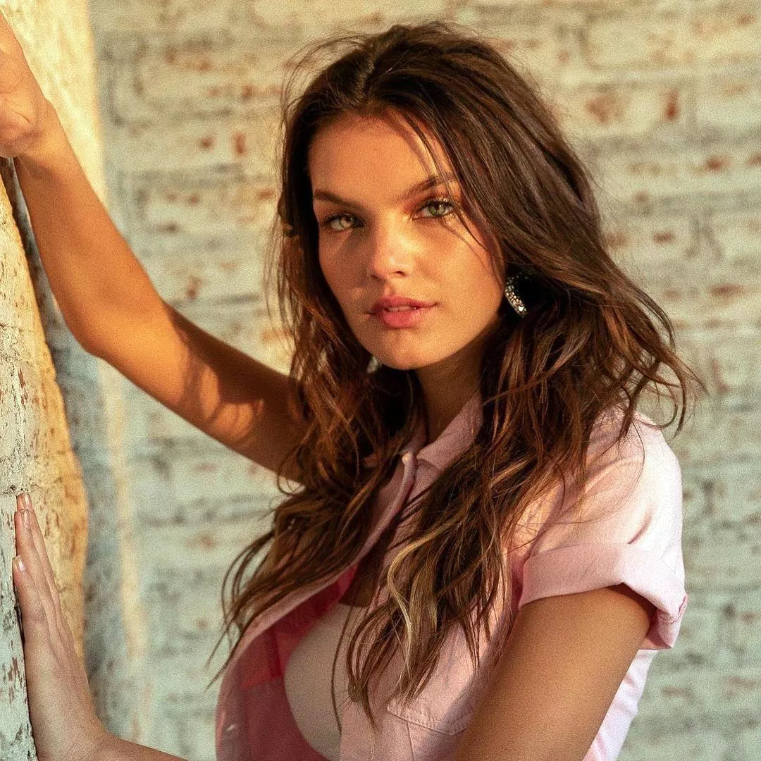 Irene Lorenzon posted by cashmere1977-2