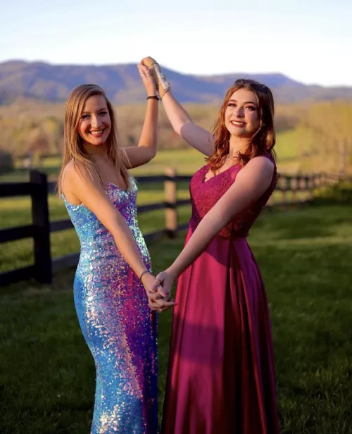 Iridescent or Magenta? [2] by RandomHornyGuy777