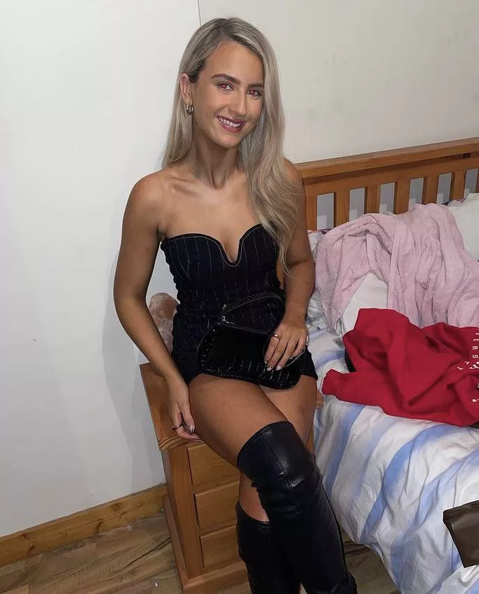 Irish slapper Cara posted by MasterpieceNeat7220