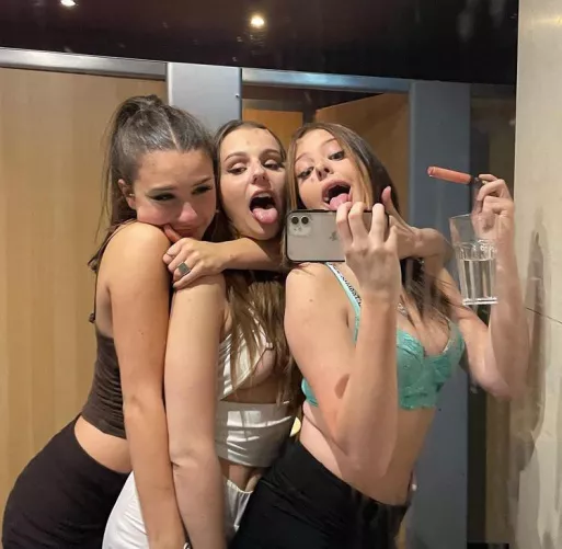 IRTR , Left middle or Right ? by ameliaburman