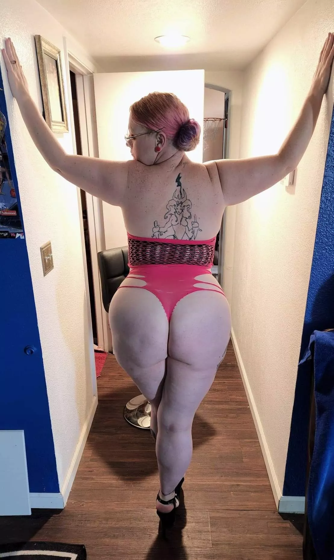 Is a big ass welcome! posted by milkandcakez