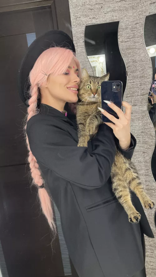 Is anyone else regularly late to meet friends because you’re masturbating or is it just me?😈 by Susafx