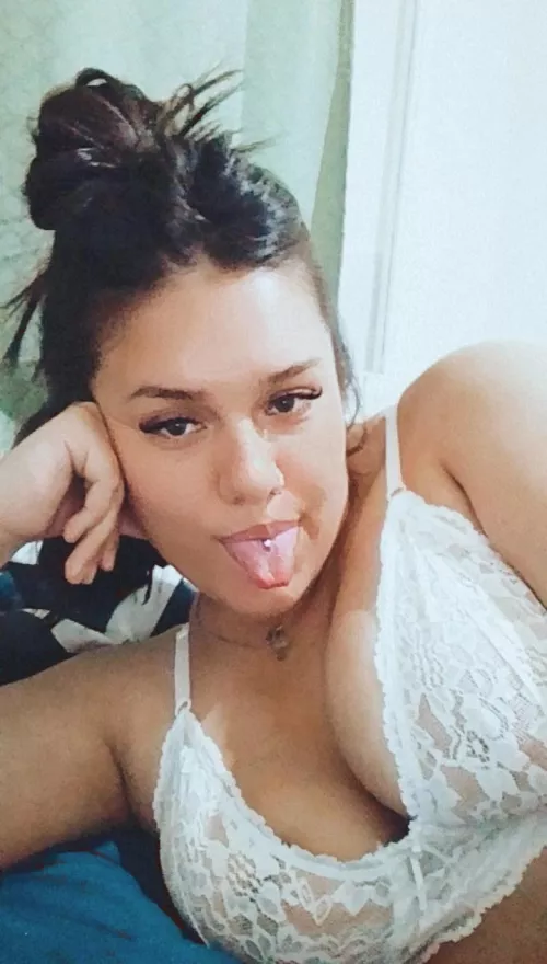 Is anyone funny awake? i'm bored and horny by callmealina