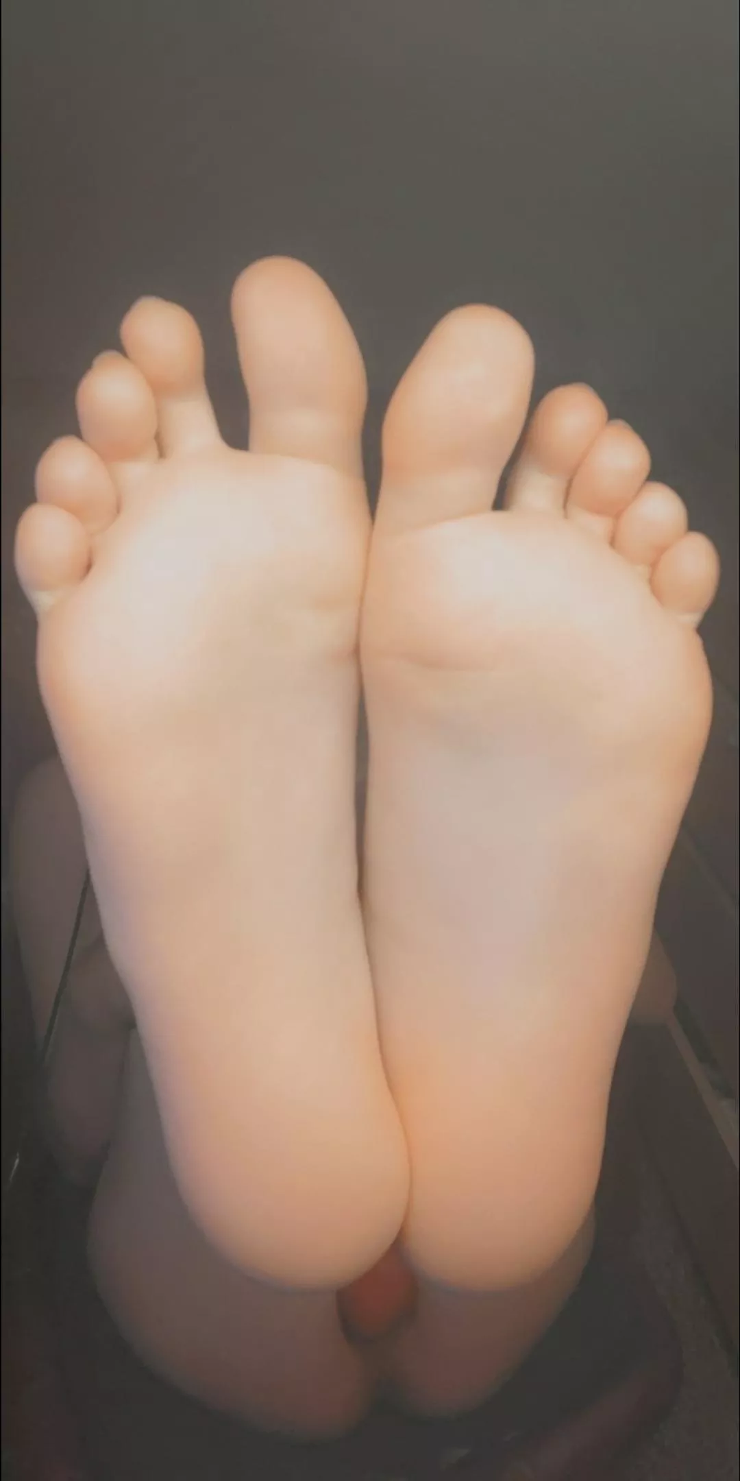 Is anyone here into pee? I want to talk if you are! (dms open) posted by hihenry7