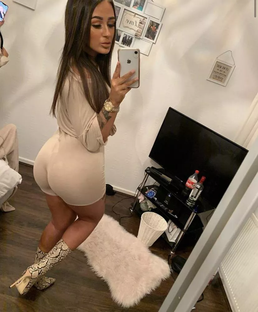 Is Bethan classy or trashy? posted by Goldenguy_9