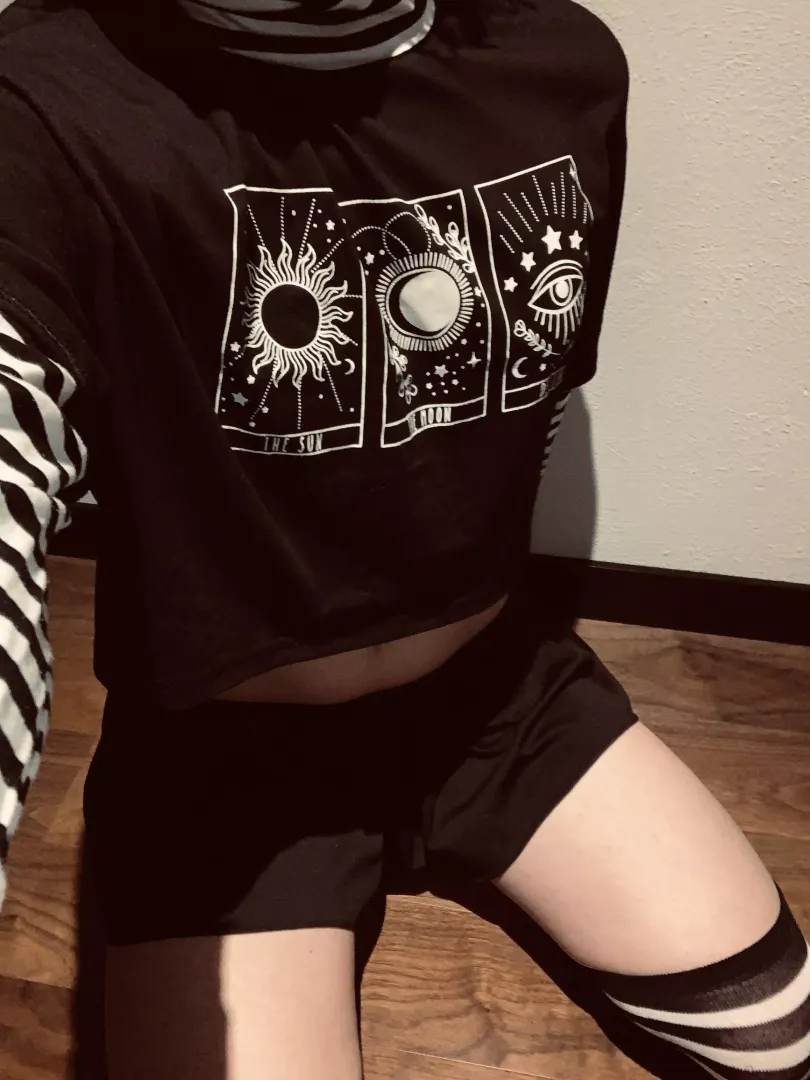 Is femboy Friday so I’ll post another one posted by MrHarleyreed