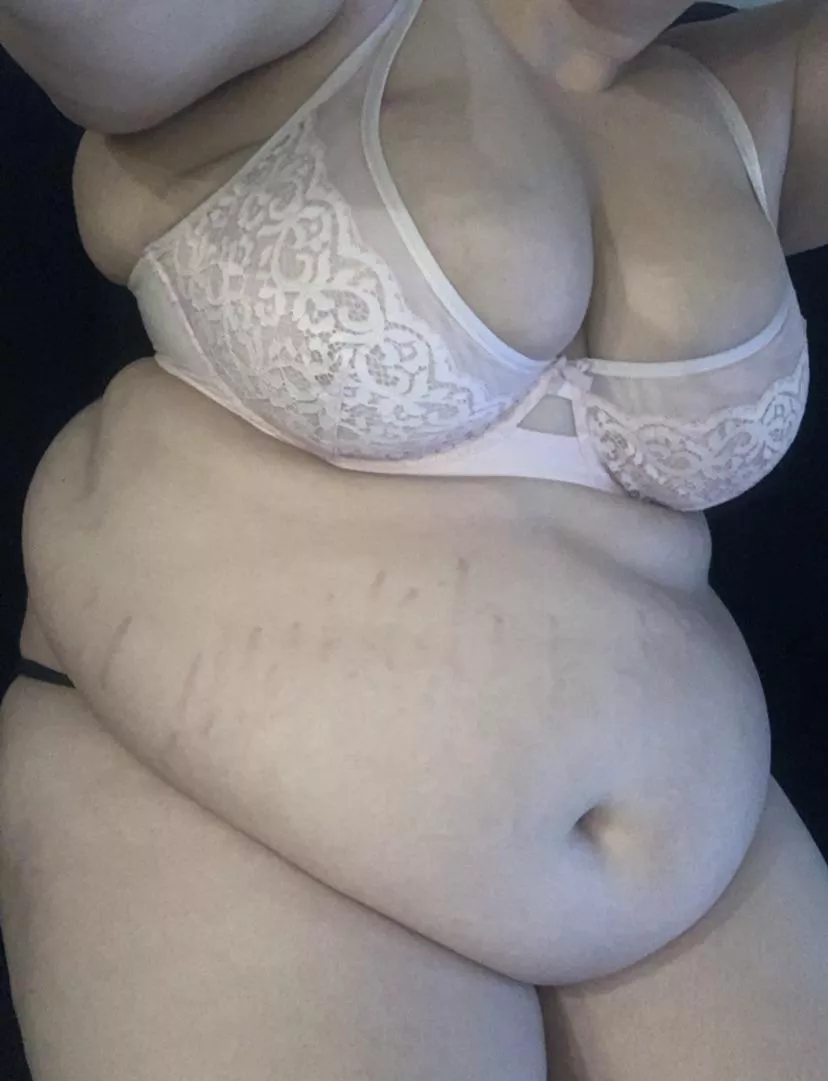 Is it possible to gain 30 pounds in less than a month or is my scale lying? 🥴🥴 posted by cowgirlbre