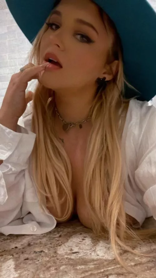 Is it the tits or the shirt by Kay_dRose92