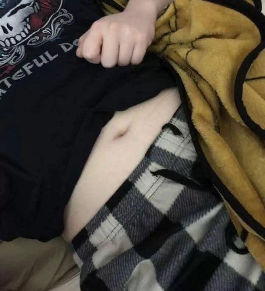 Is my belly button cute? posted by squirtinmybutton