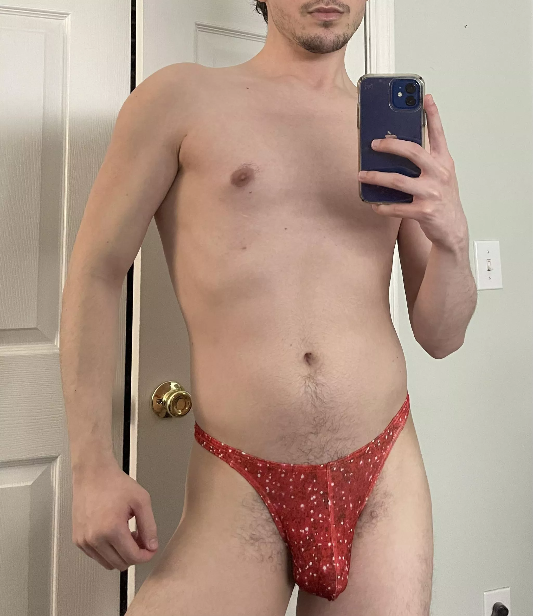 Is red my color? 🌶 posted by casscagex