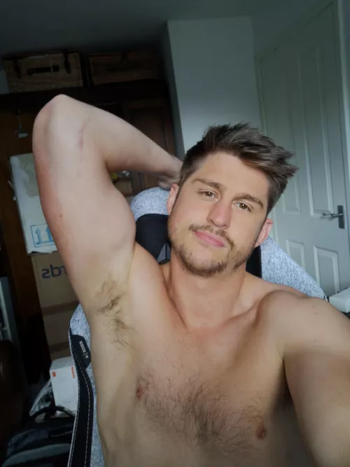 Is that a tan I see? Wonder if there are any tan lines... by soundslikeduck92