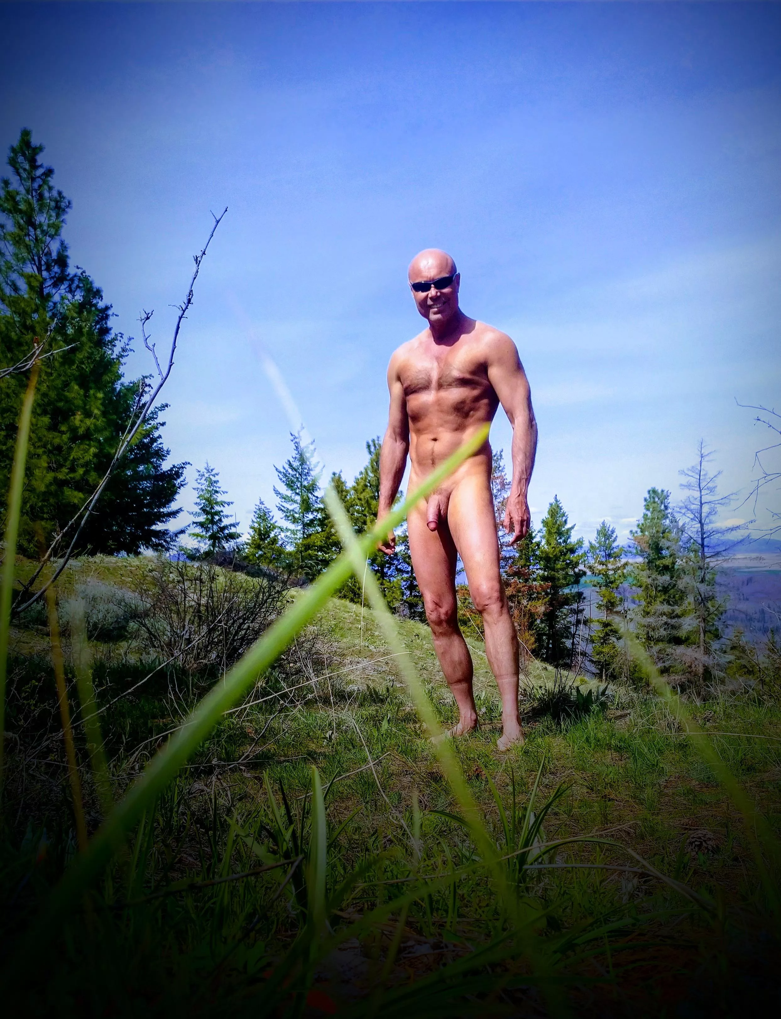 Is the neighbor looking out their window? posted by bilt2plz