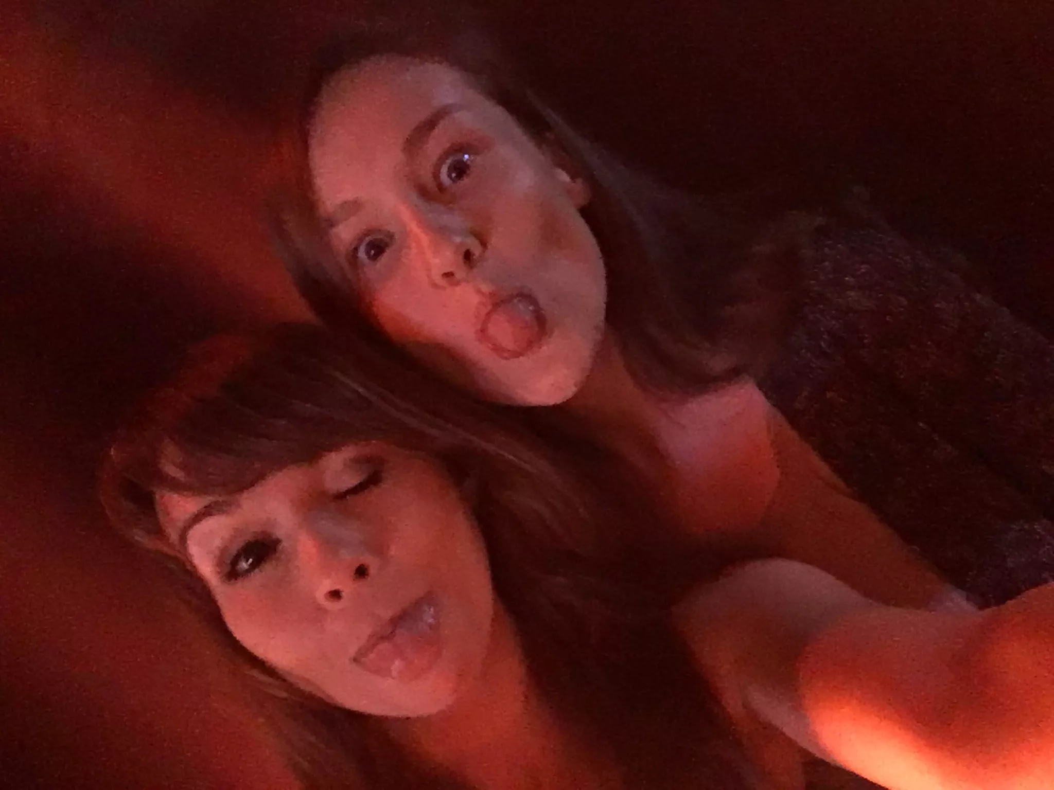 Is there any existing footage of the time Ariel cammed with Emily Bloom? posted by pervertedlittlebro