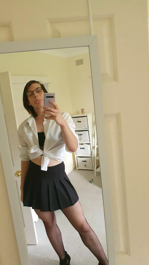 Is this a cute outfit 👉👈 by Va1kyr1