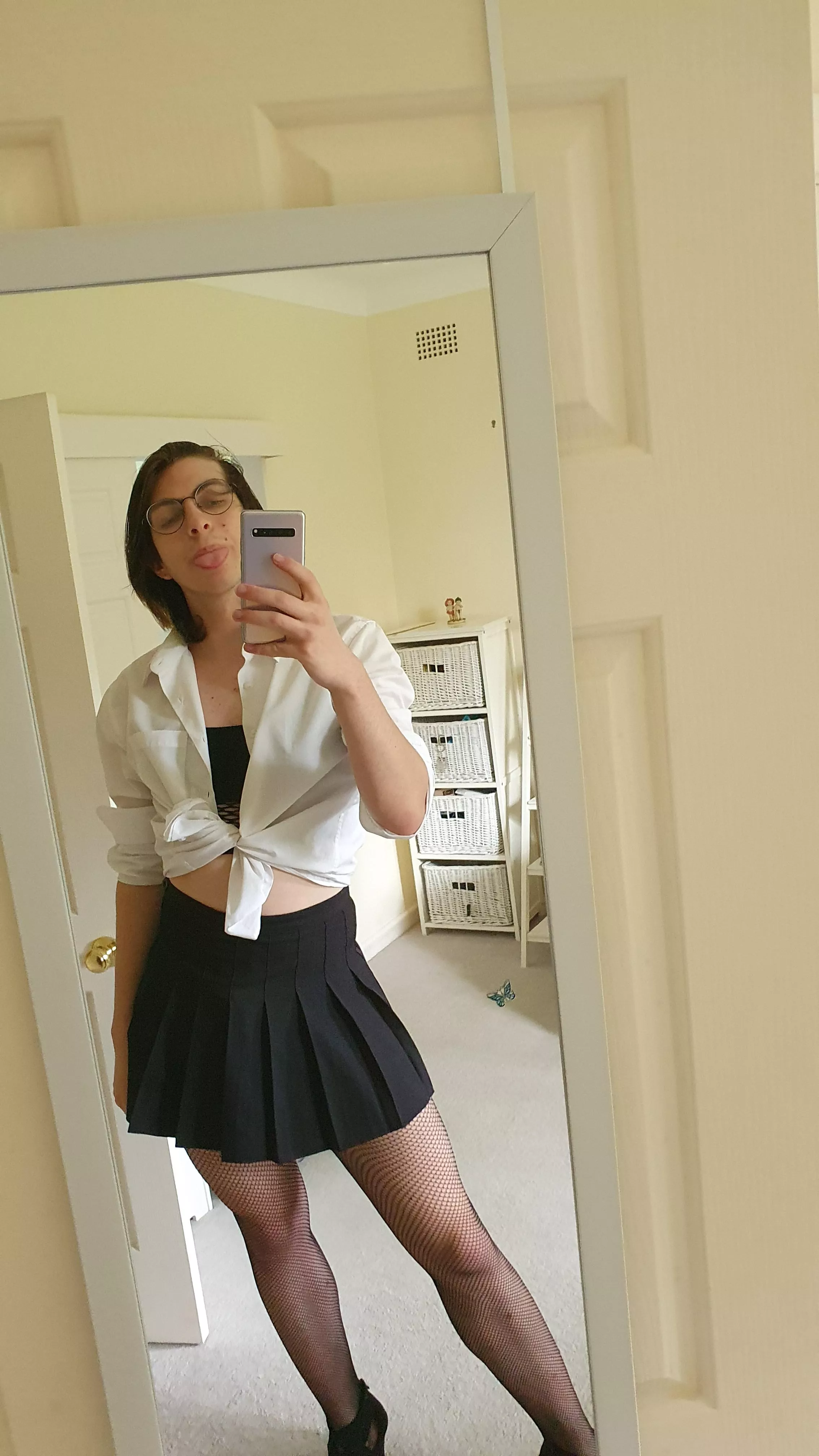 Is this a cute outfit 👉👈 posted by Va1kyr1