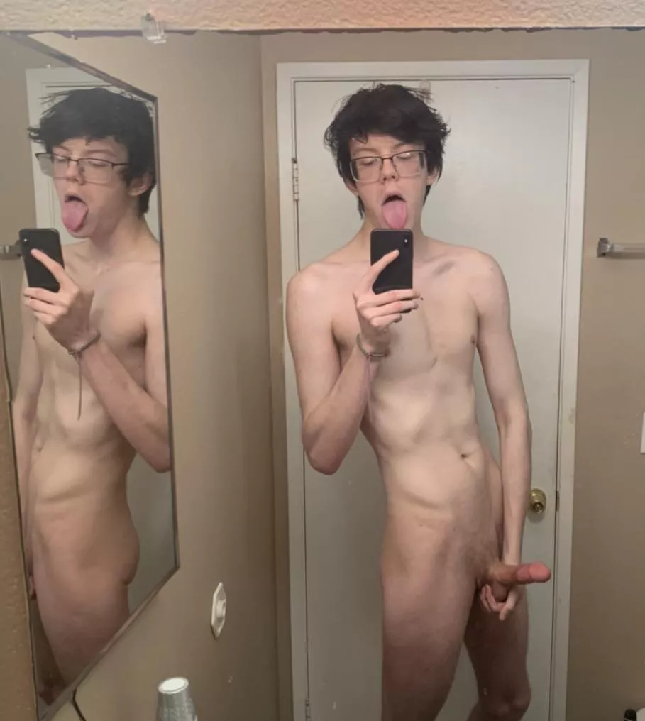 Is your tongue going to the front or back first? posted by sixfootaddict