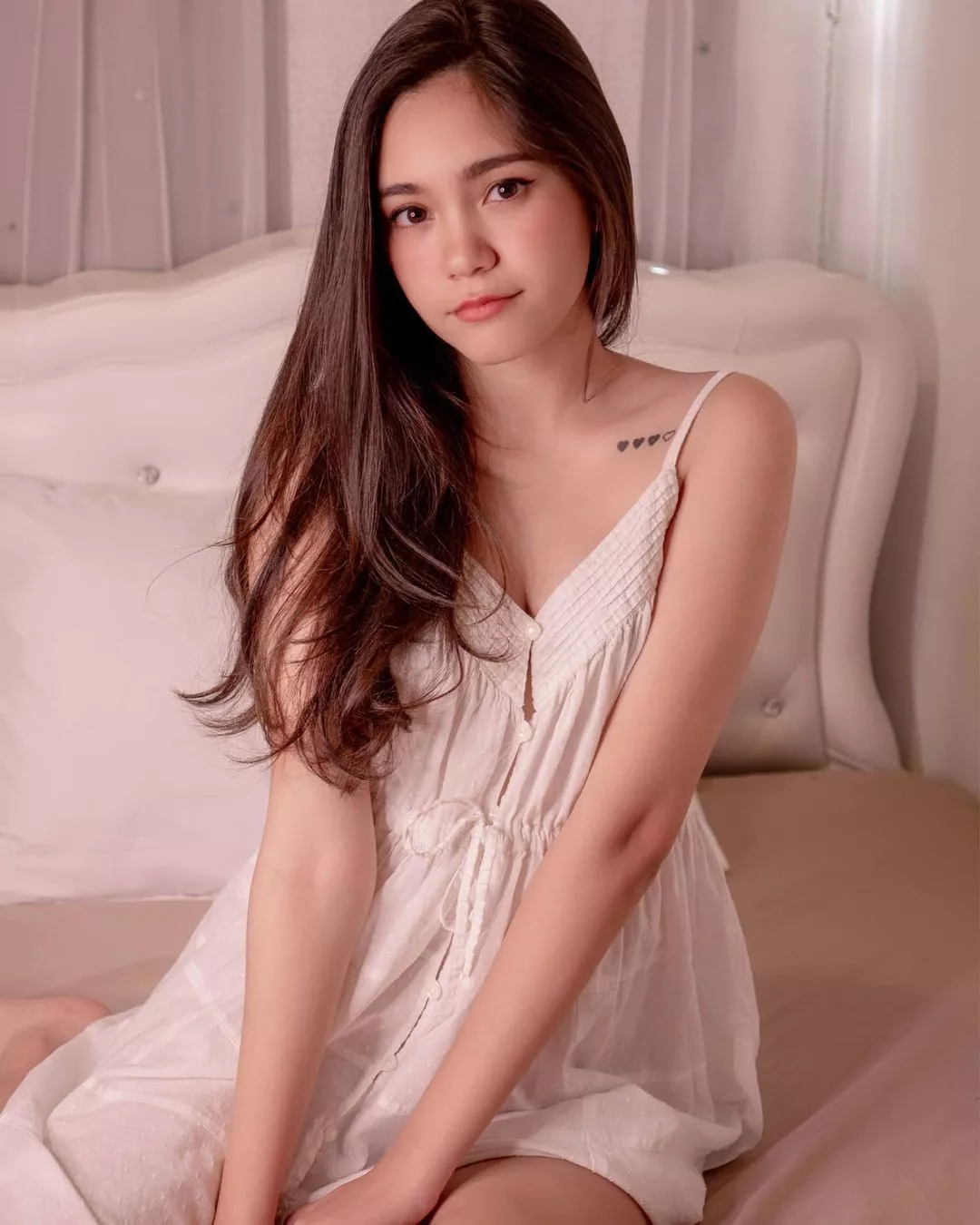 Isabelle Haris posted by silentspec94