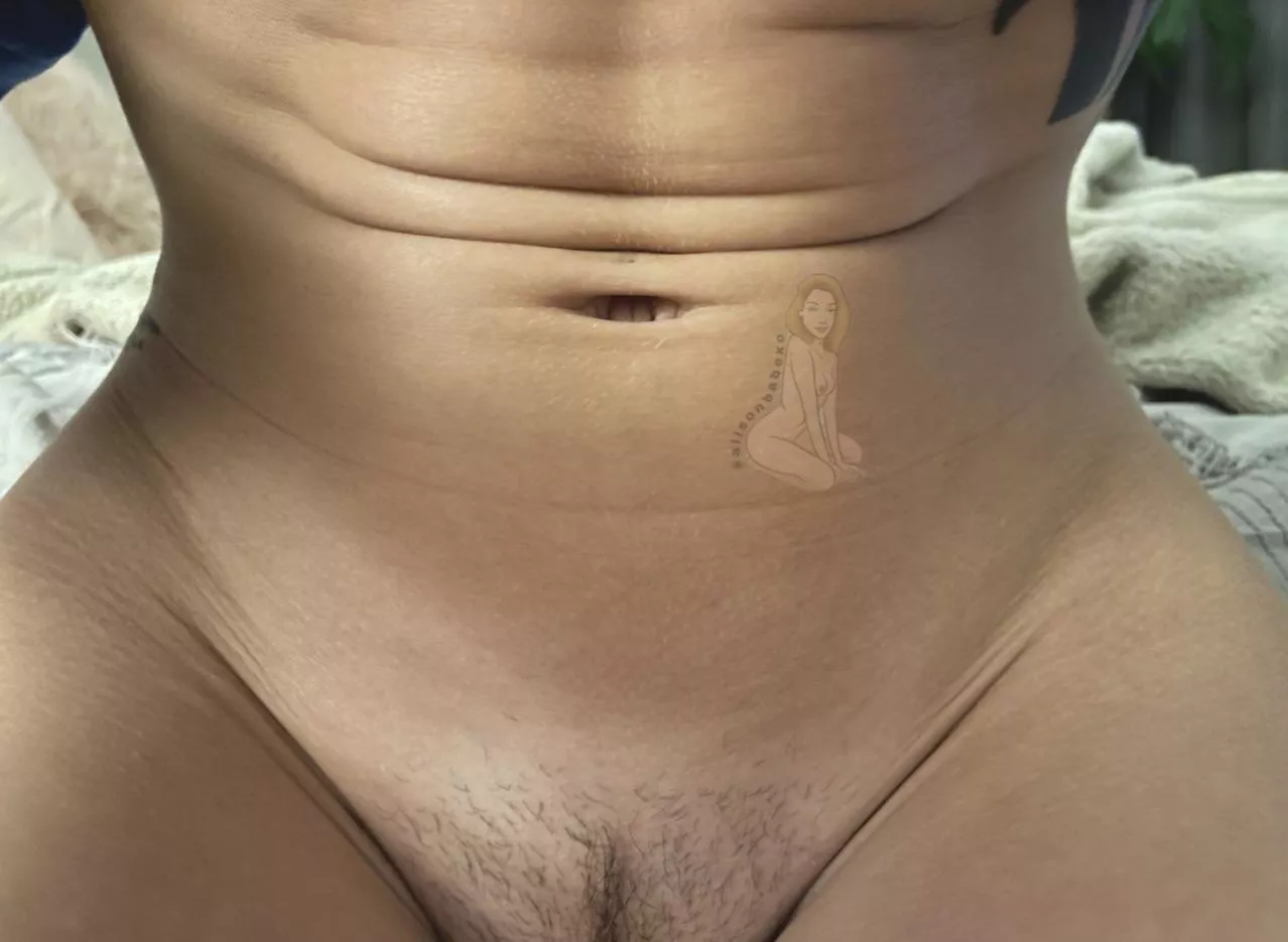 isn’t my belly button adorable?? posted by alisonbabexo