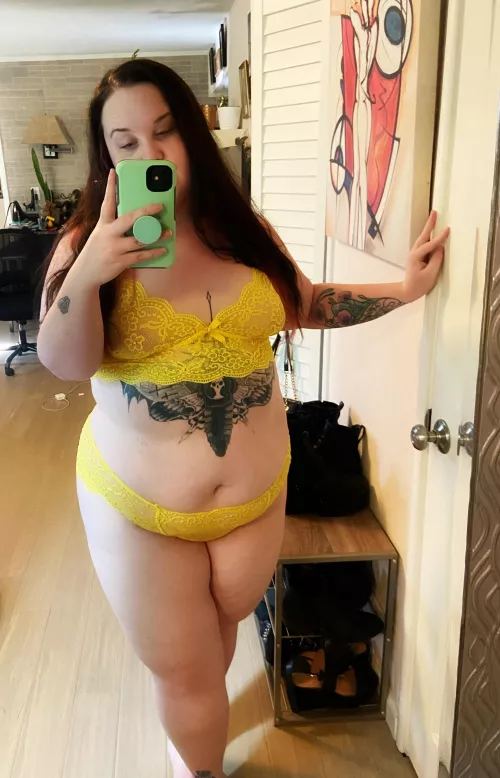 Isn’t my bellybutton so cute? by bbybitch69