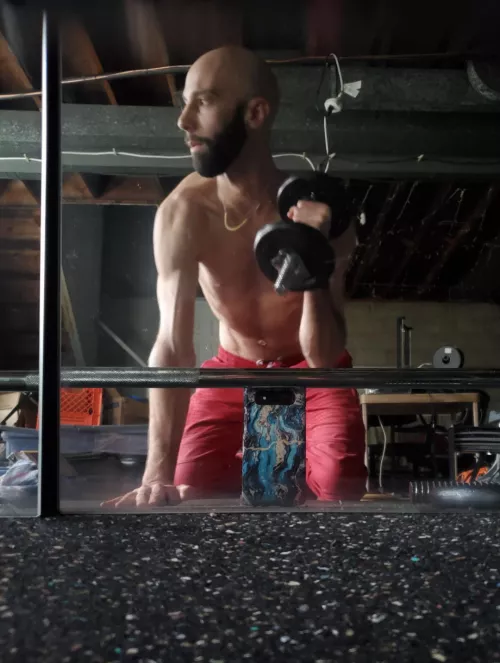 ISO gym buddy 💪 by Chrislurpy