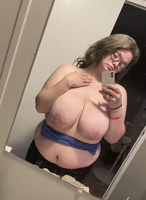 Issa Friday boobies day!! by TripleDDD95