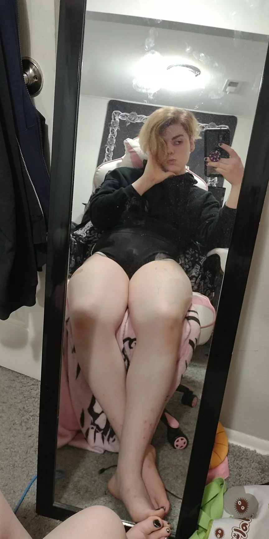 It ain't easy being this thicc and fem posted by HarleenQwynndolynn