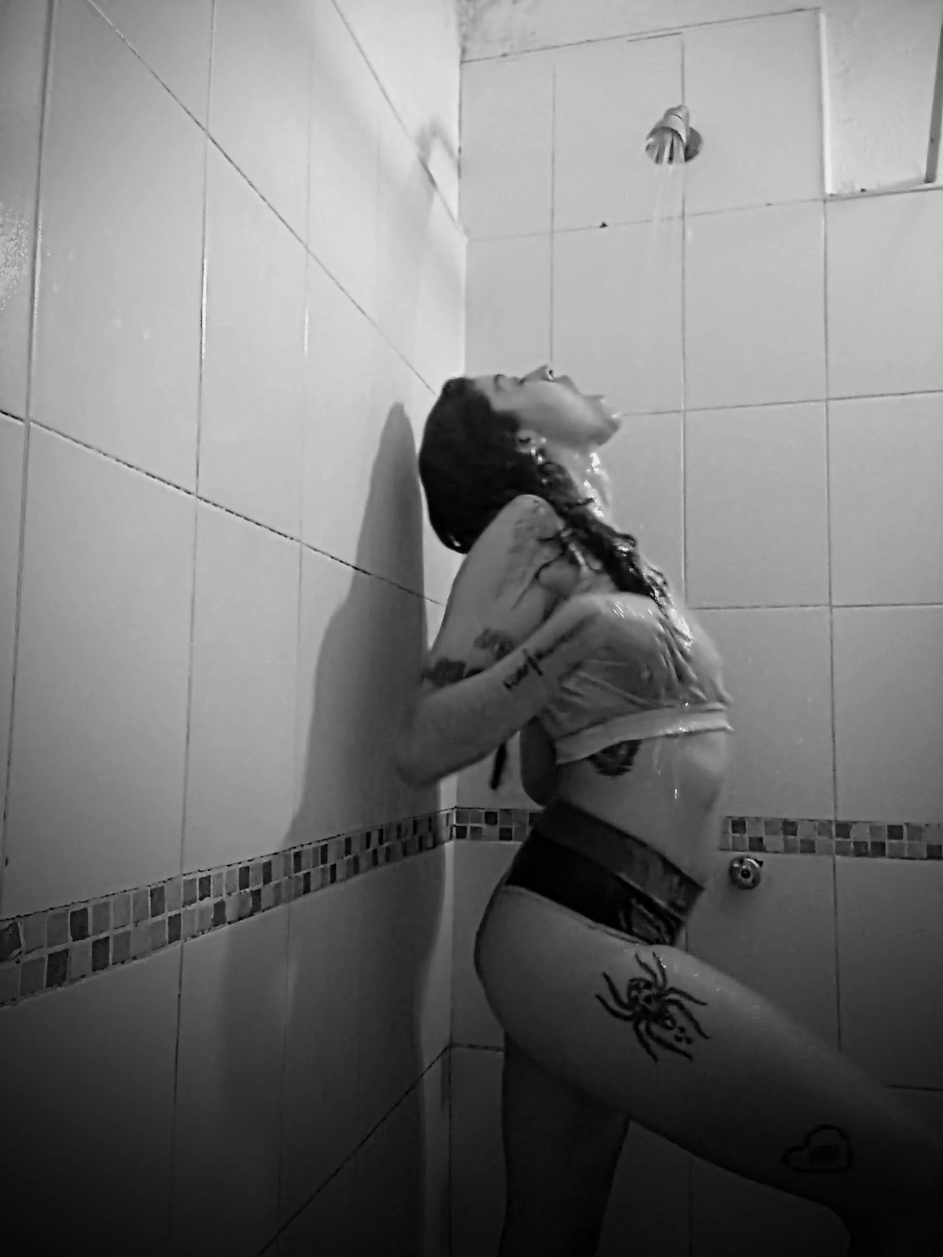 It amuses me to touch myself in the shower. You want to see?GO TO COMMENTS posted by linda_infinita