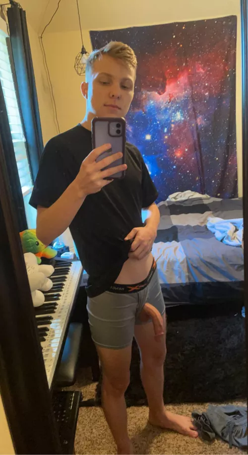 It came to say hello by Necessary_Strategy54