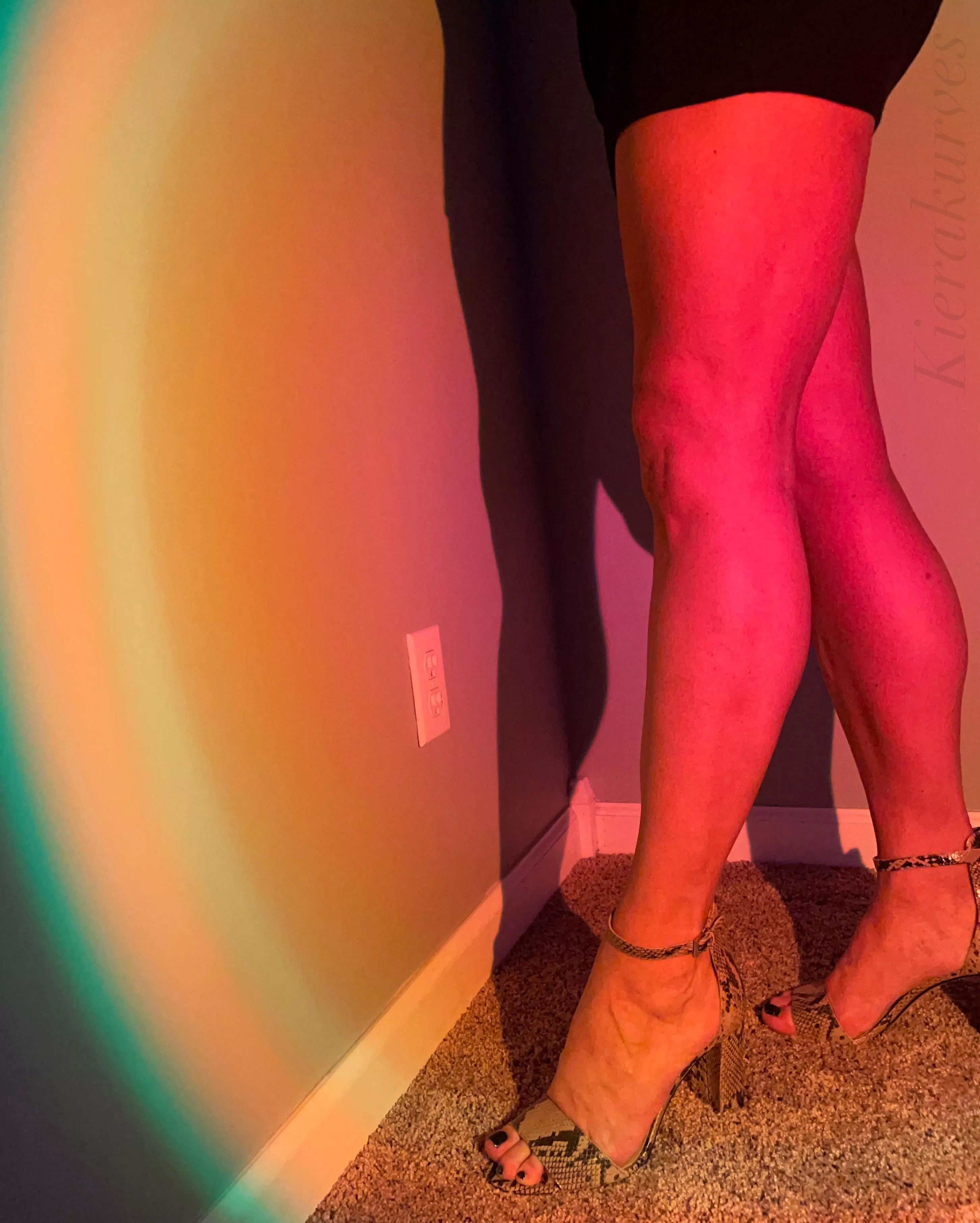 It don’t take a whole day to recognize sunshine [F]☀️ posted by kierakurves