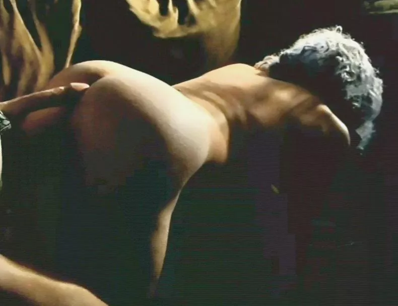 it feels so sexy when it kisses my pussy... posted by SexsmittenCD