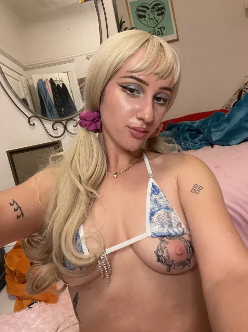 it really makes my skin glow, don’t you think? (OC) by 77percentangel