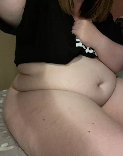 It so should be tummy Tuesdays! What do you think? 😍 by harritoyou_x