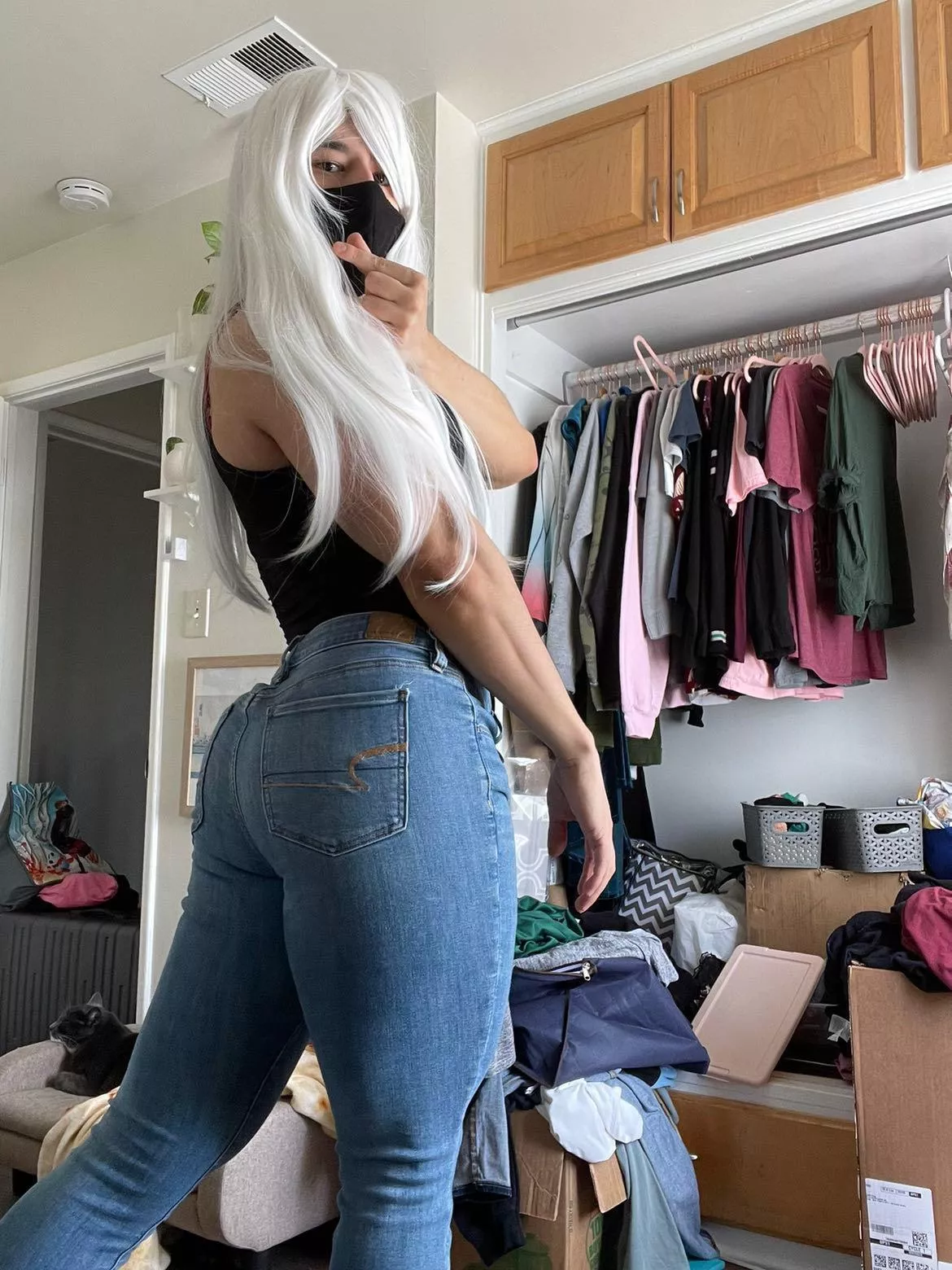 It took me 5 minutes to pull these jeans up 😭 gotta upsize! posted by senpoki23