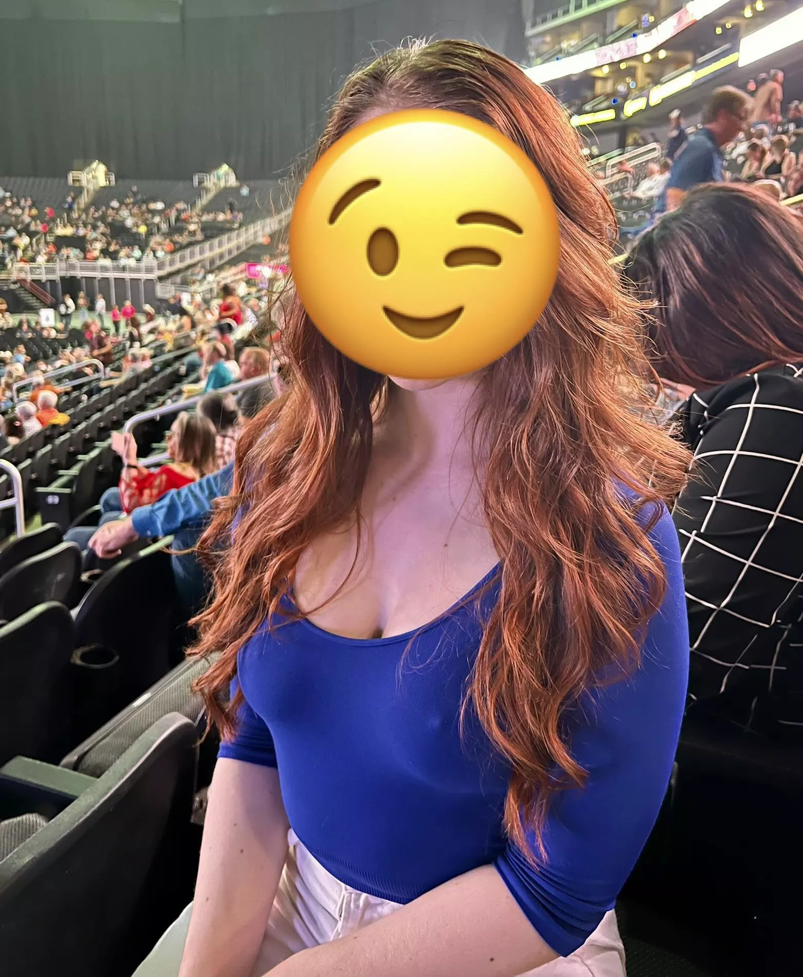 It was a little chilly in this concert. I wonder if anyone noticed me posted by OrionsSideBoob