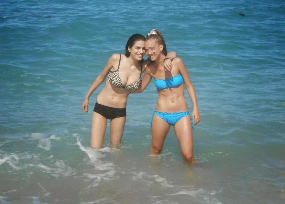 Italian BFFs posted by yepjeeway