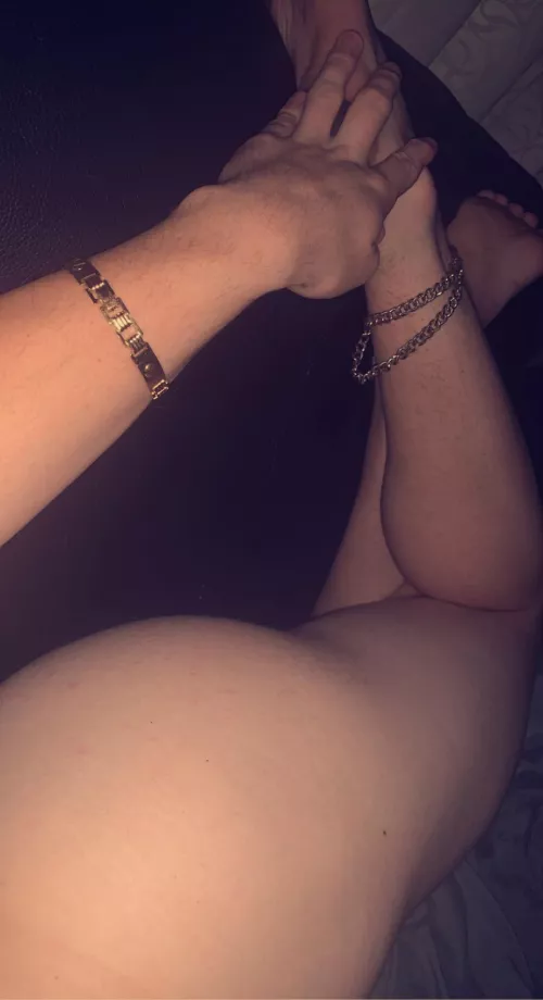 It'd be a shame if someone would d-d-dominate me in bed rn 🥵 by Asleep_Public9024