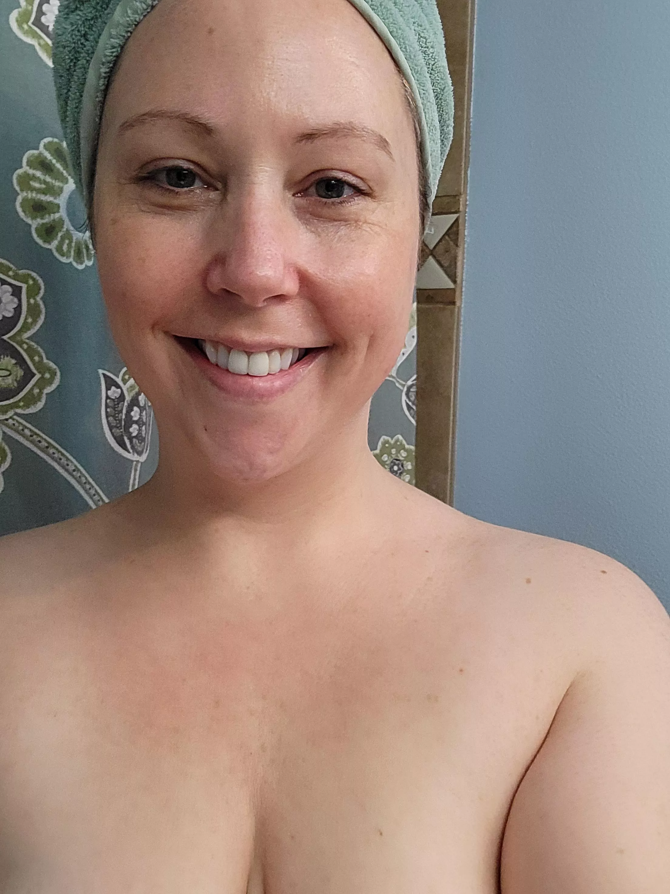 it's a no makeup kind of day posted by mellymac123