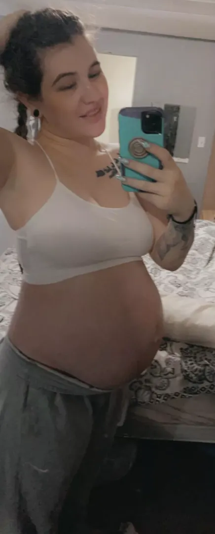 It’s all over. 🤫 40 weeks! by NoraKnowsBetter_