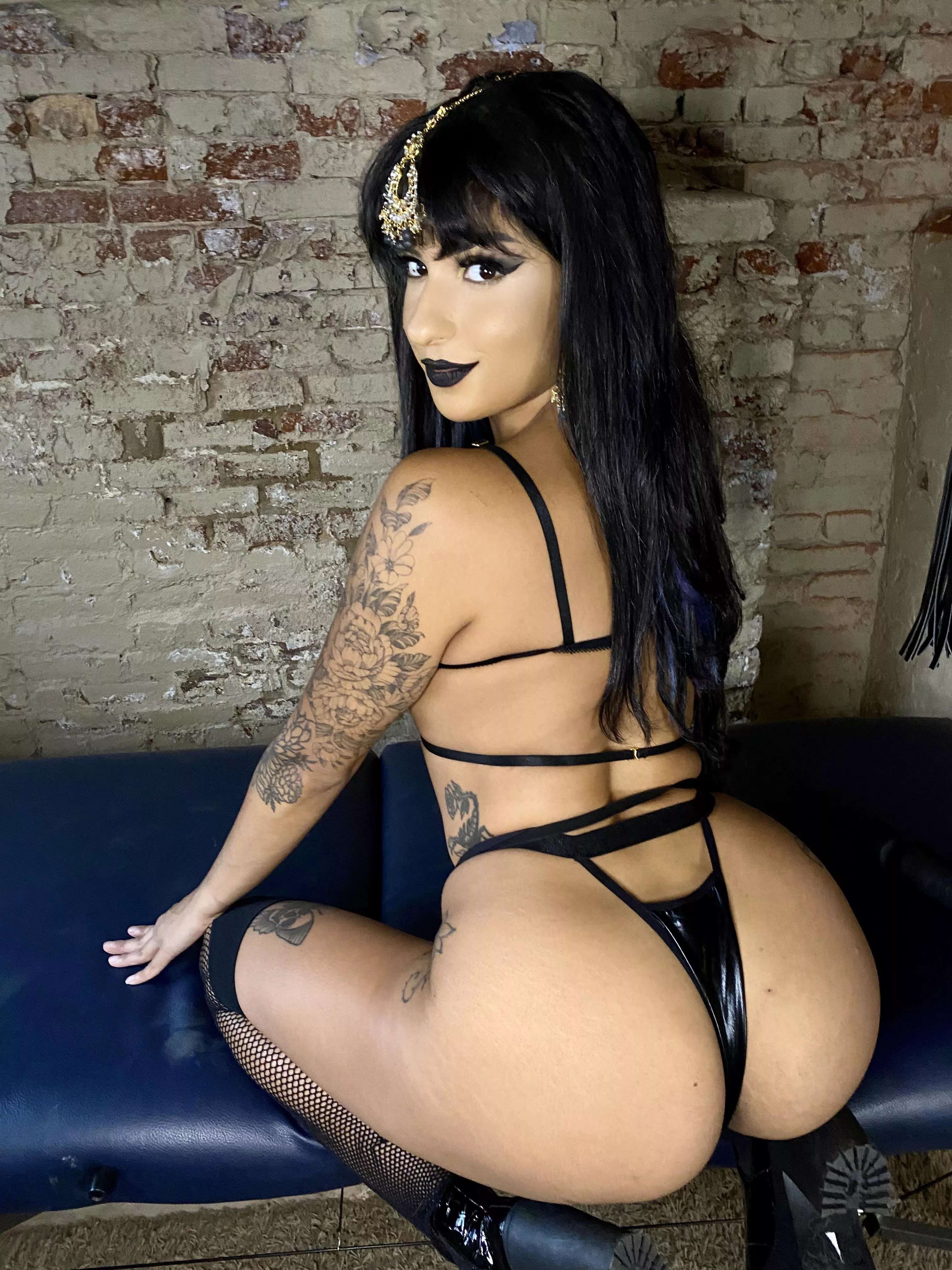 It’s always big titty goth girl, never big booty goth girl. 🥺 posted by slaysheslays