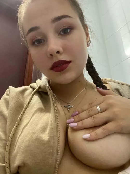 It's boring to take a shower alone ;( by Alinka_bae