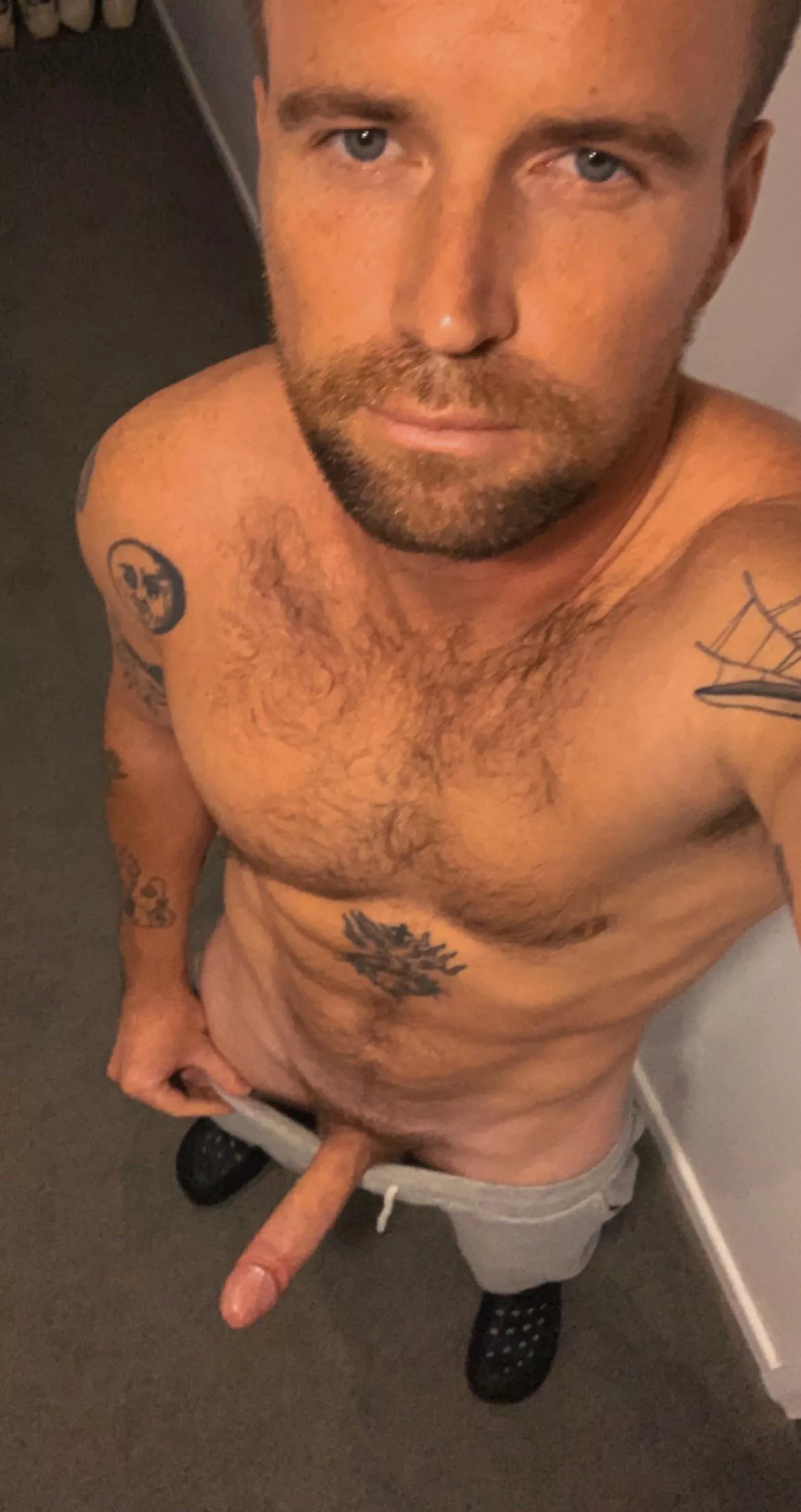 It’s cold, need help warming up! posted by bigdaddy-dick