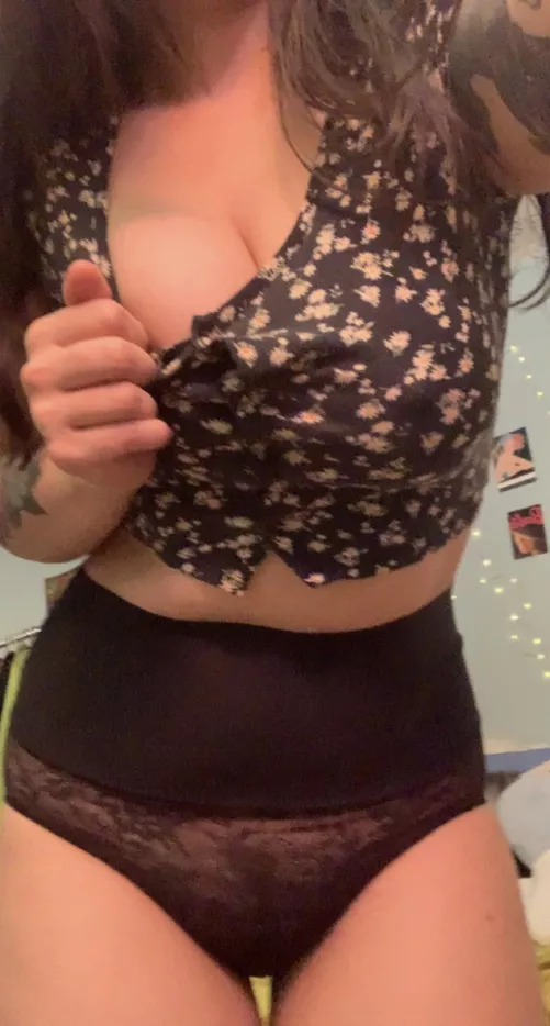 It’s crazy how easy these buttons go undone [f] by symphony64