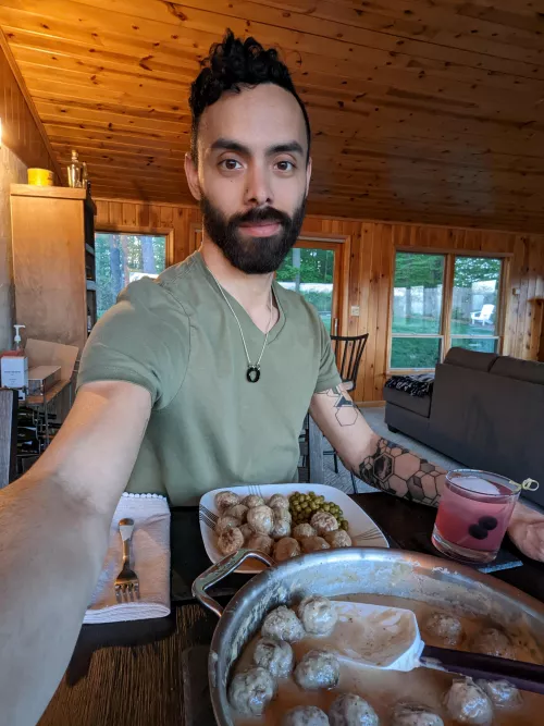 It's extremely difficult cooking for just one, anyone wanna join me? by Lyko5