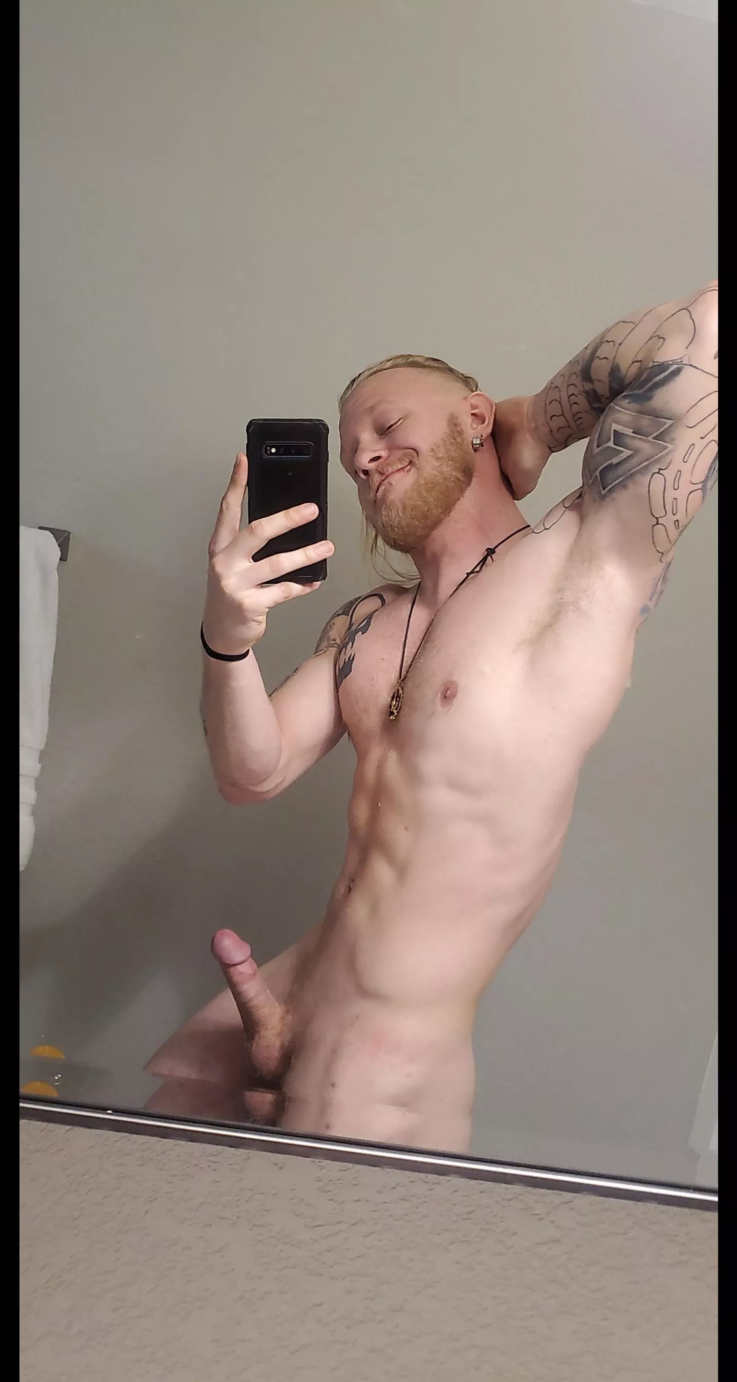 It's finally Friday, happy the weekend is here! posted by Mason_albino