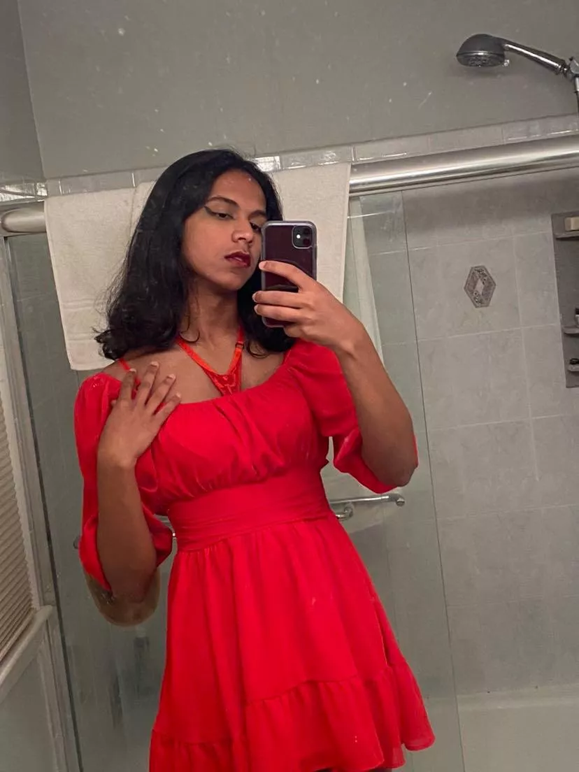 It’s finally warm enough to wear this dress 😍 posted by Antique_Specific_872