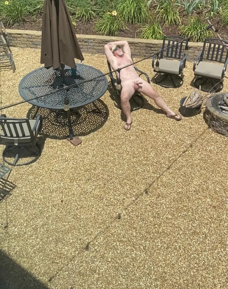 It’s Friday, close enough 🤠🍺 (50) posted by kdbeworsekdberaining