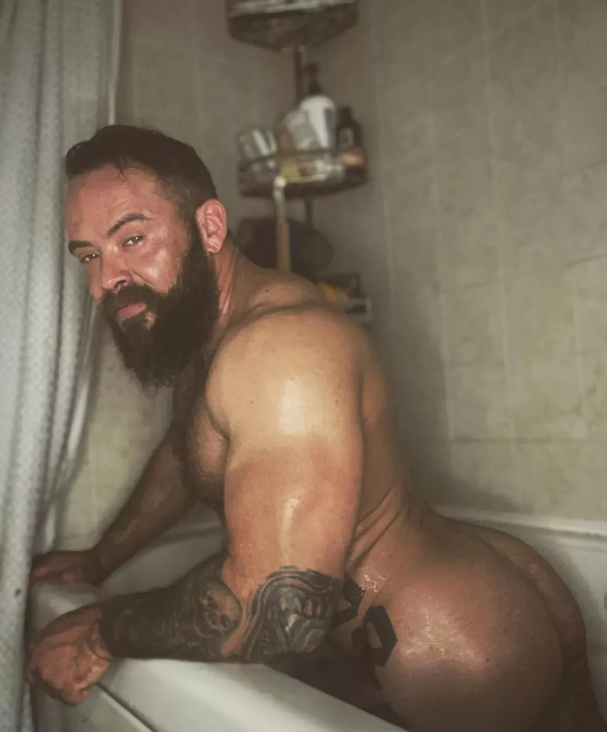 It’s Friday. Let’s get wet😏 posted by Peter_Pipes