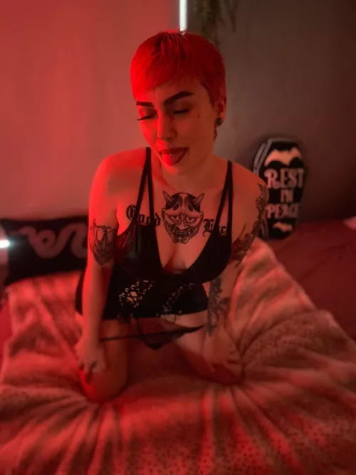 It’s [F]riday Night boys and girls, who wants me to show them who’s boss? by Furious_Jew