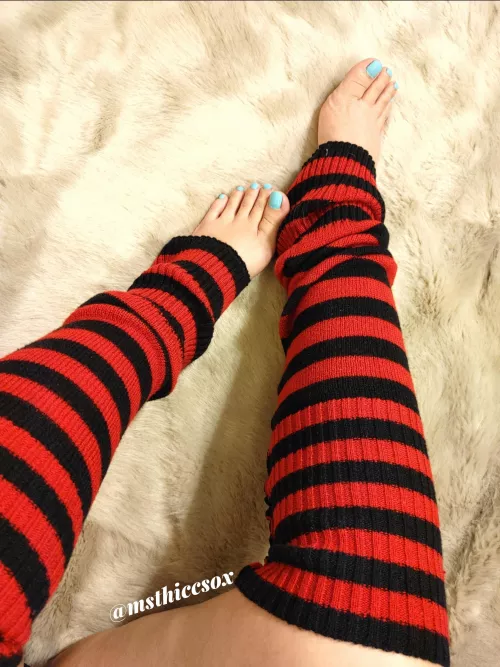 it's Friday the 13th! no nightmares on this Elm Street 😉 #feet #asianfeet #thicklegs #leggings by MsThiccSox