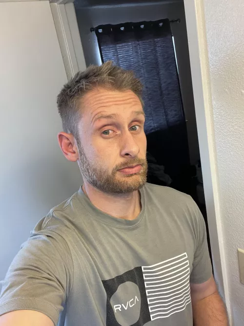 It’s Friday. This is my happy face. by Inquisitive35-35